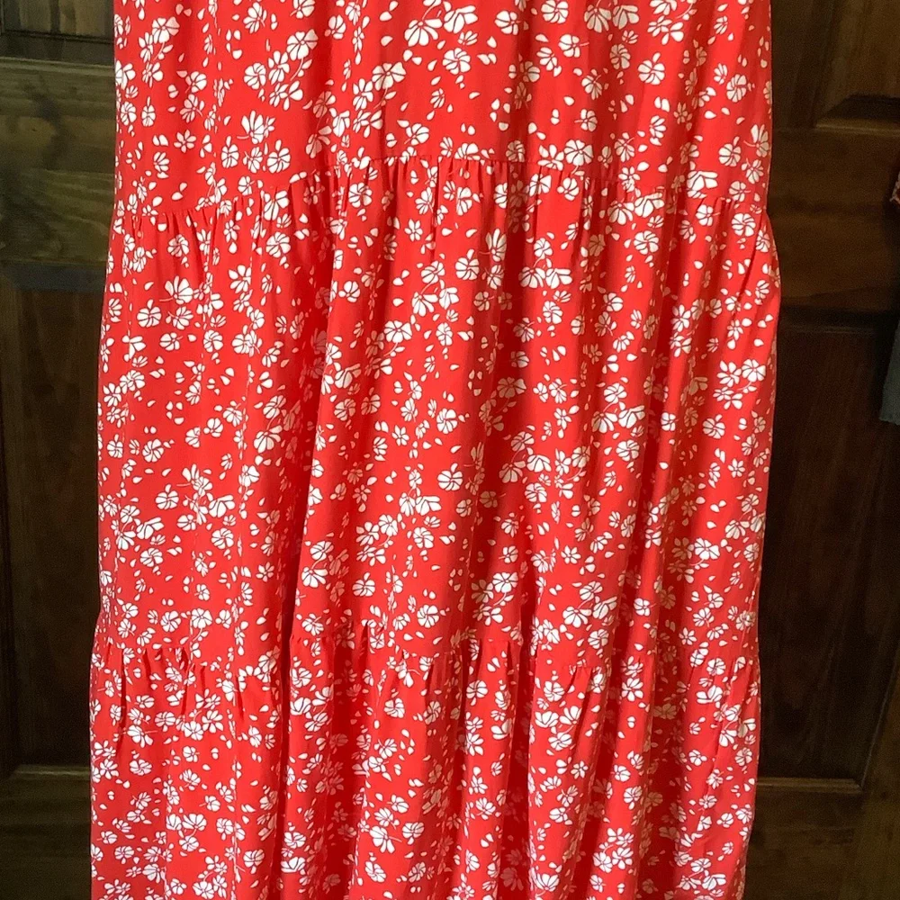 Elegant One Shoulder Floral Dress in Red - Picture 5 of 7